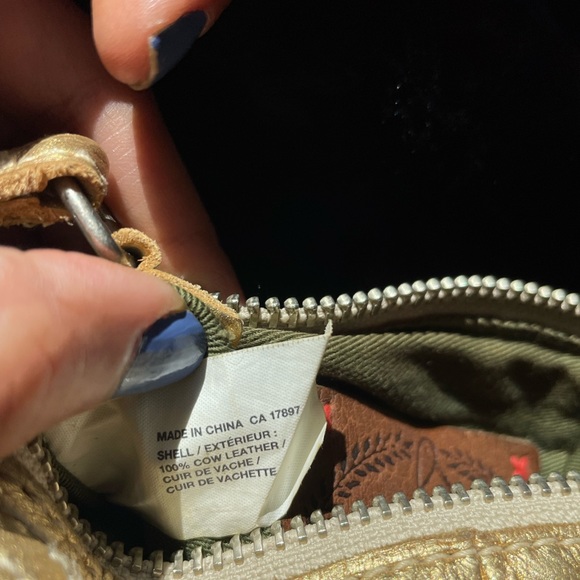 Gap Leather Gold Butterfly Wristlet Clutch Vintage Y2K - Picture 13 of 13